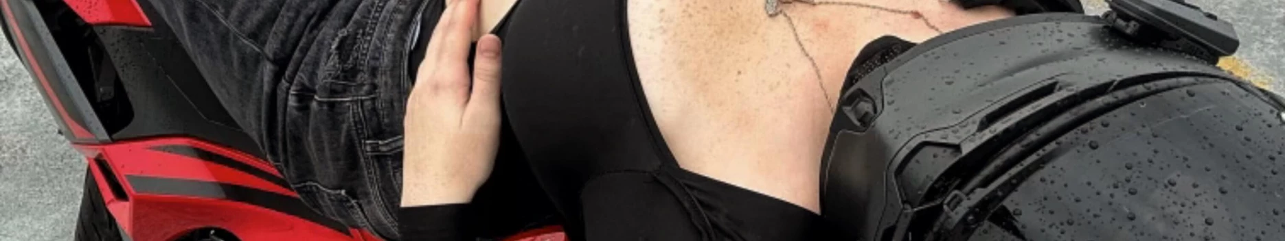 Background Victoria Scott Background Victoria Scott