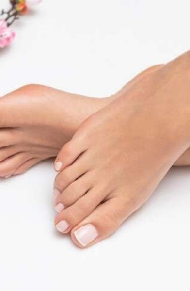 women feet photos