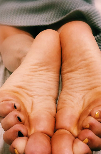 zizi toes