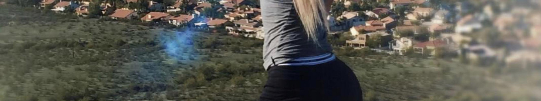 Background Brooke Marcova