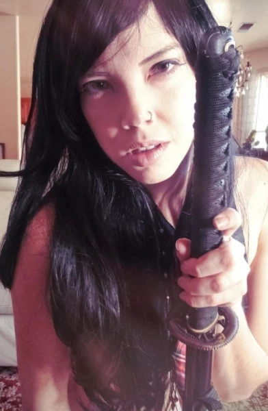 Faye 2 Black