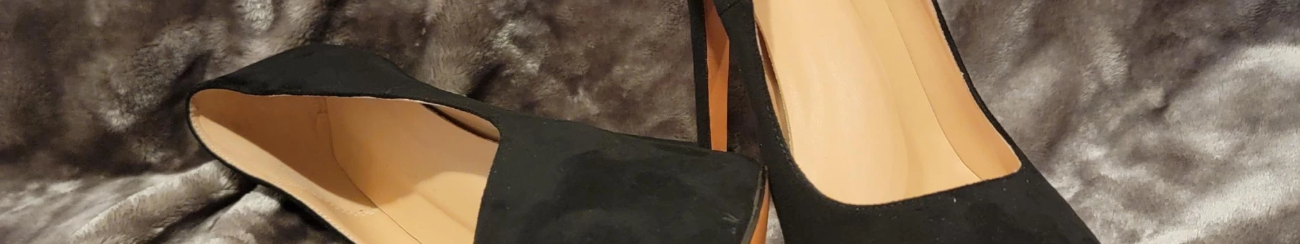 Background Heels, lace and nylons.