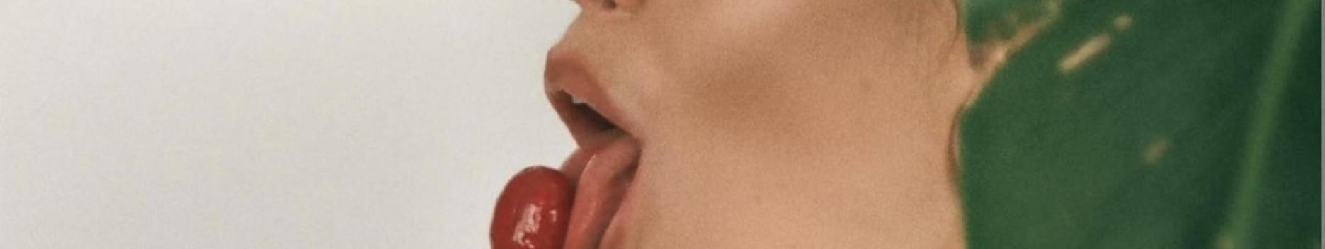 Background Tongue Exxxpert