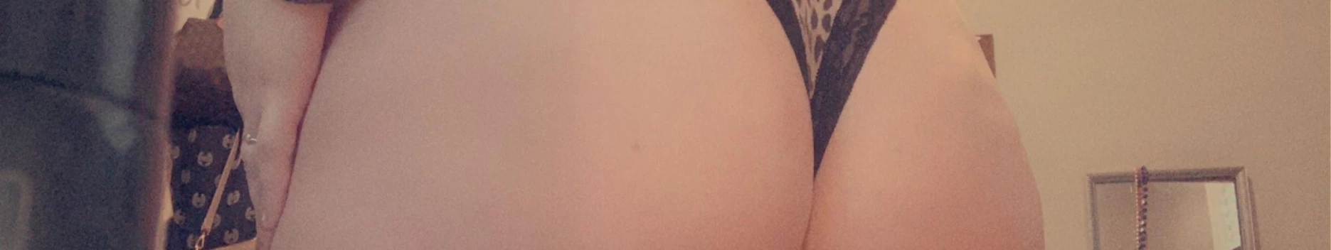 Background bigbootyblonde