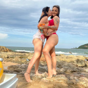 Flávia e Júlia