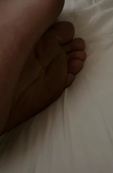 Aussieboyfeetncock