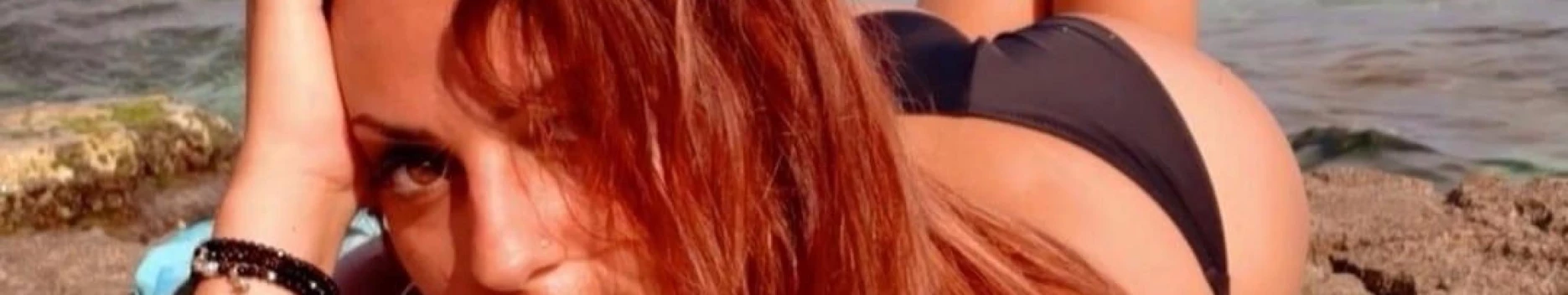 Background Maria Castellano Background Maria Castellano