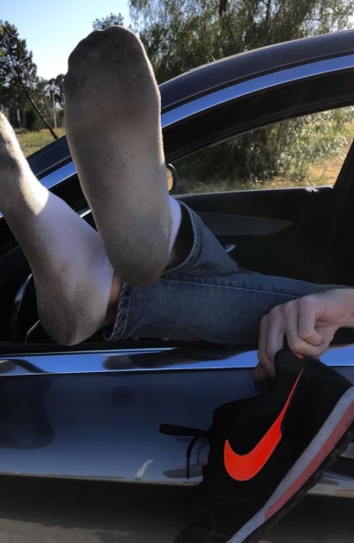 SneakerGuy90