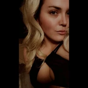 Daniella Reyes Daniella Reyes