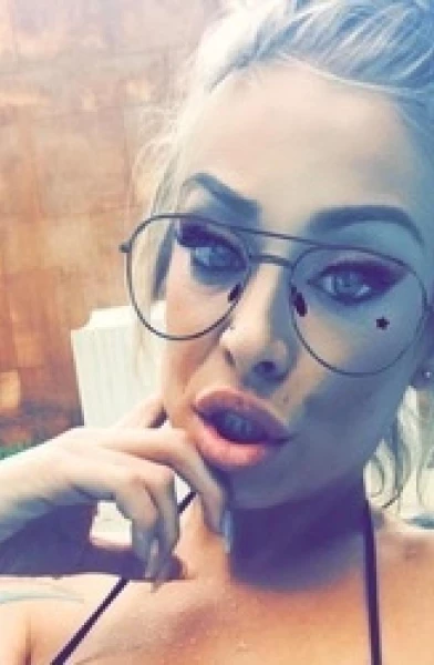 Chloe_happens