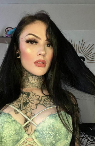 Trixy Rose