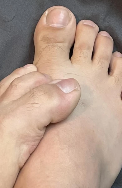 Feet of a First Responder