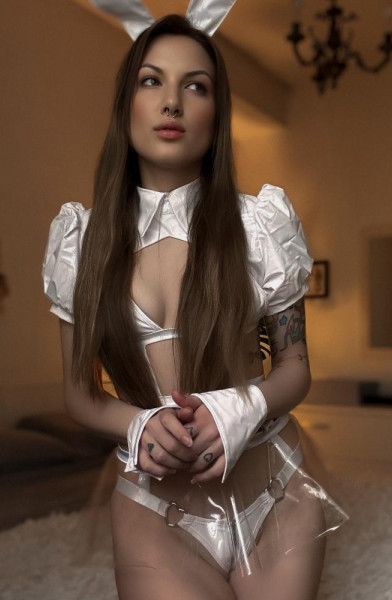 Goddess Jess🎂May♉️ FemDom FinDom Fetish