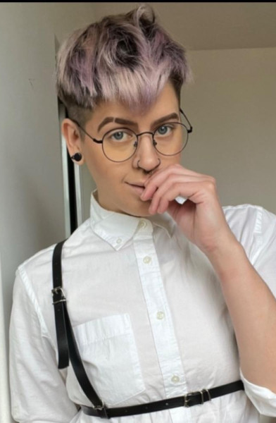 🖤 Alek | 29 | Trans Enby | Alt | Queer 🖤