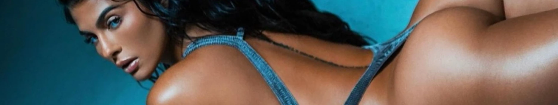 Background Amanda Trivizas Background Amanda Trivizas