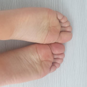 feetgirl feetgirl