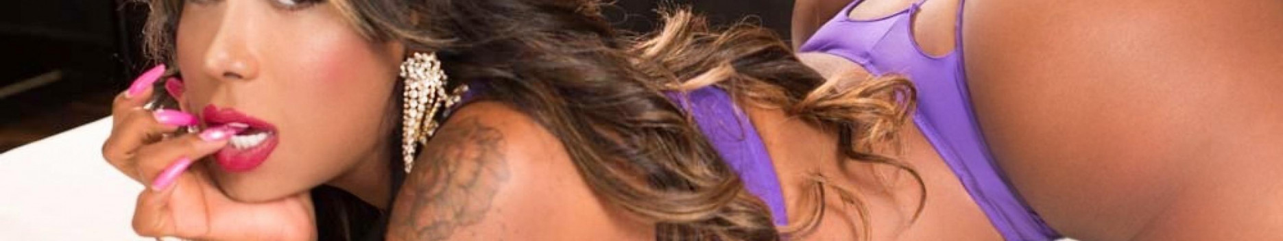Background Daniella Rosa Background Daniella Rosa