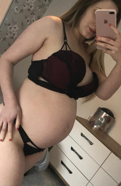 Pregnant Sexy Holly