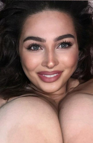 BIG NATURAL TITS 38GG