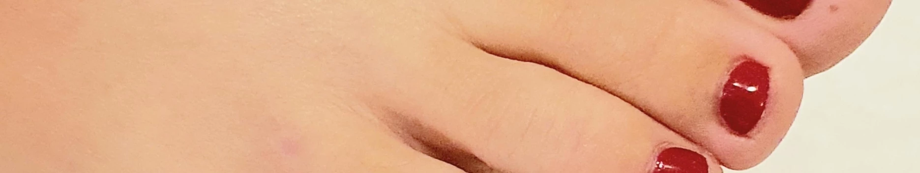 Background Katia sexy feet