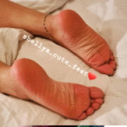 Shelly's cute feet 👣😍