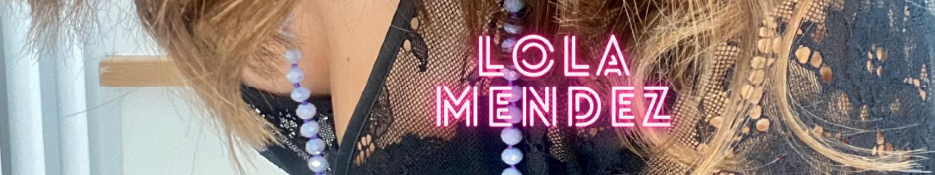 Background Lola Mendez 🍓 Club