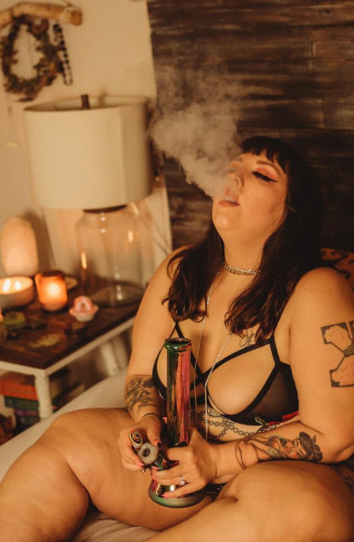 StonerFemme💖😮‍💨✨