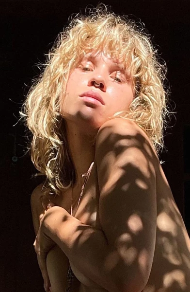 Mia
