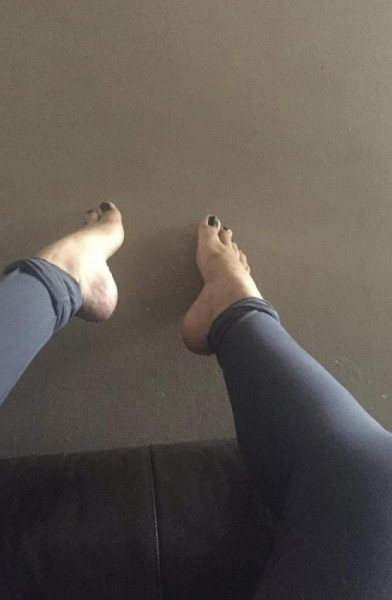 Wholovesfeetme