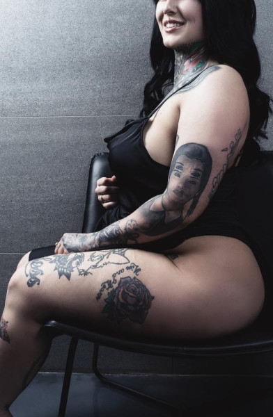 Curvy inked | Cyndie fox | Free